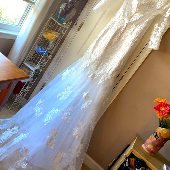 White Formal Wedding Gown - Picture 7 of 11